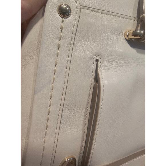 Coach Swagger - Picture 8 of 16